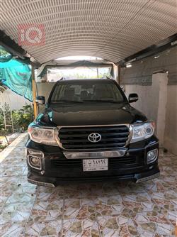 تۆیۆتا لاند کروزەر